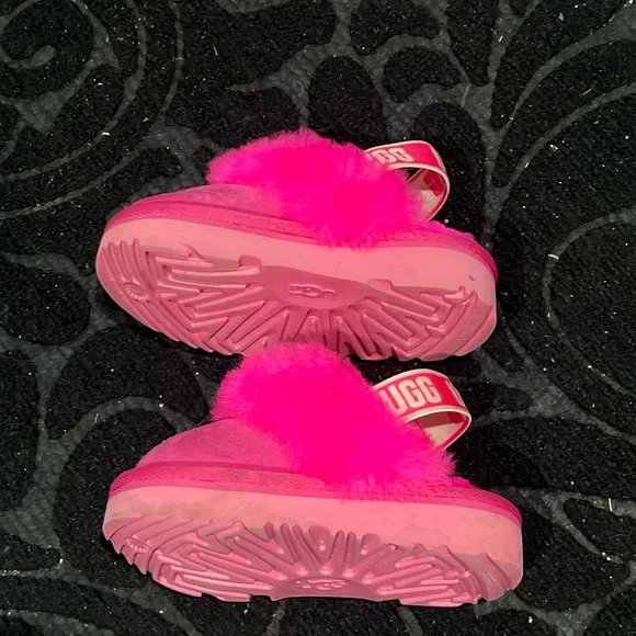 Ugg Funkette Toddlers Sheepskin Slippers Rock Rose Pink
Size 6T Little Kids Uggs - Picture 4 of 4